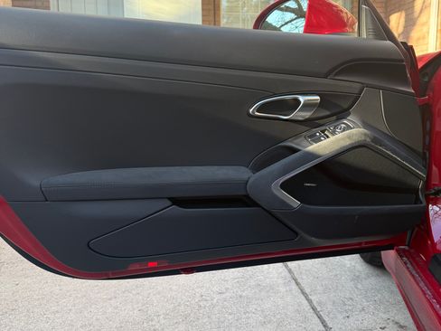 Used 2025 Porsche 718 Cayman GTS image 11