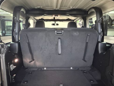 Used 2021 Jeep Wrangler Rubicon w/ Cold Weather Group image 16