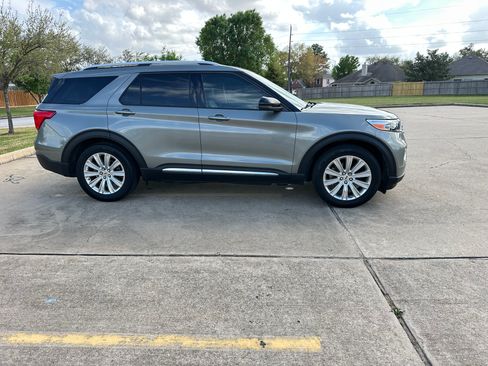 Used 2020 Ford Explorer Limited image 6