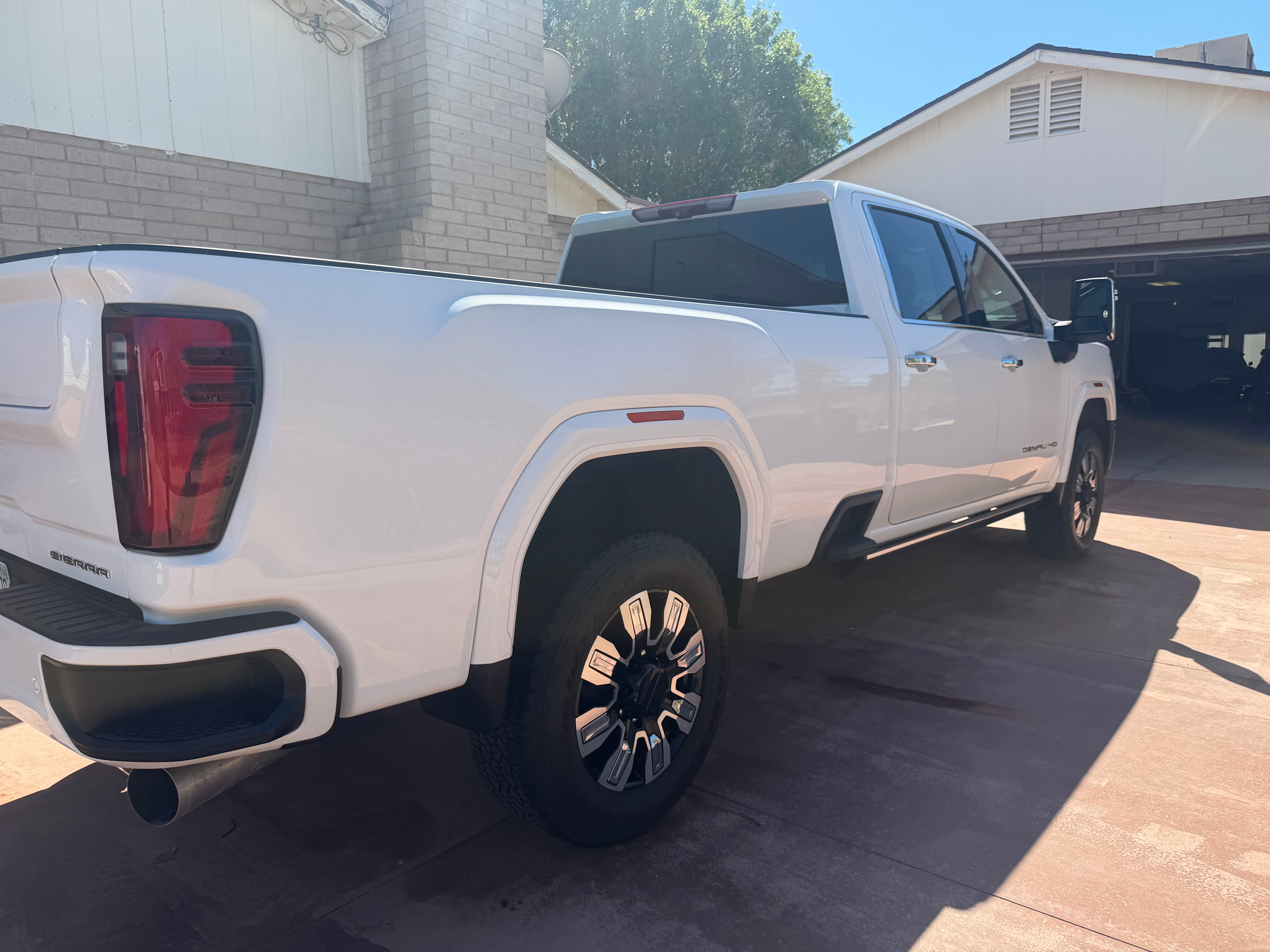Used 2024 GMC Sierra 3500 Denali w/ Denali Reserve Package AWD/4WD image 6