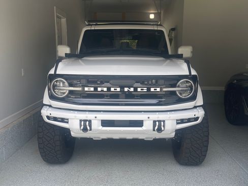 Used 2023 Ford Bronco Outer Banks image 4