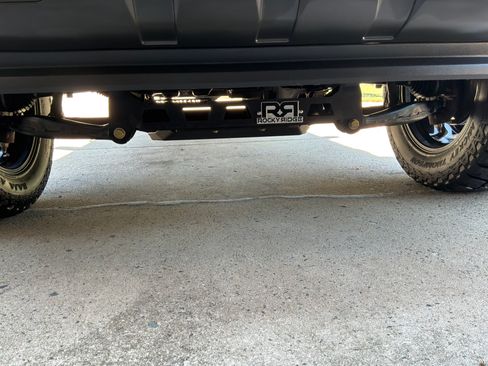 Used 2017 GMC Sierra 1500 SLT w/ Suspension Package, Off-Road AWD/4WD image 25