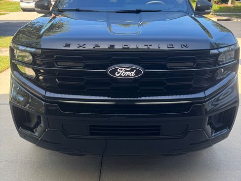 Used 2025 Ford Expedition Max Platinum w/ Stealth Performance Package AWD/4WD image 2