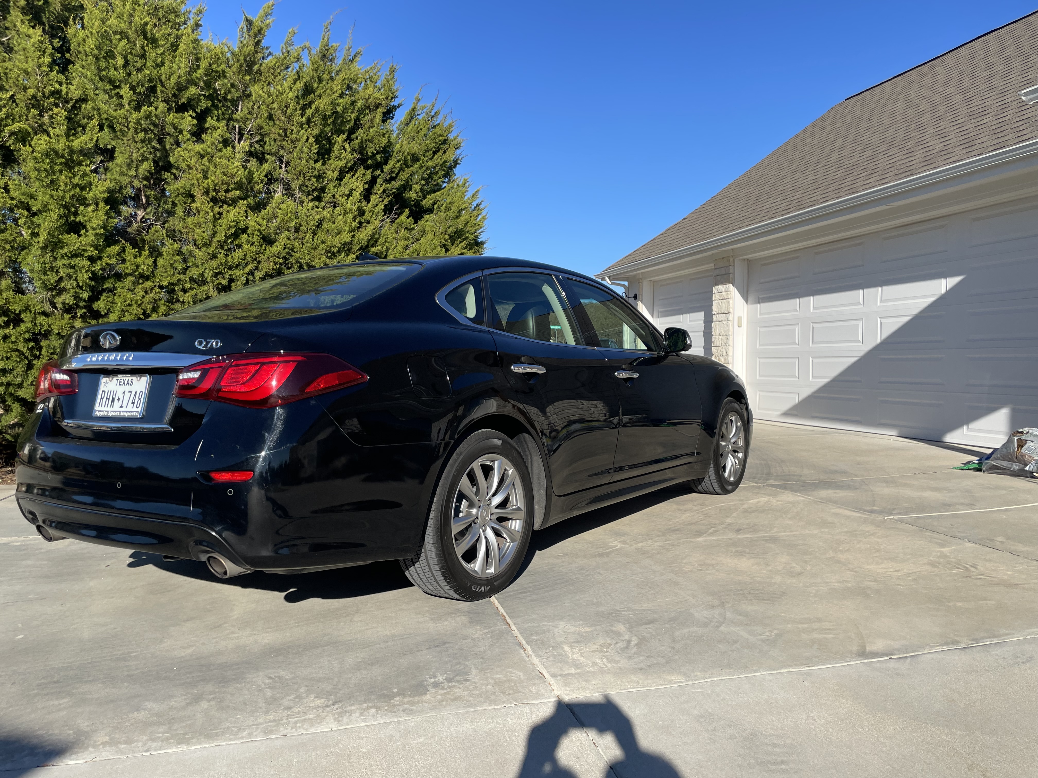 Used 2015 INFINITI Q70 3.7 RWD image 9