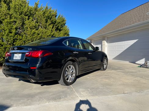 Used 2015 INFINITI Q70 3.7 image 9