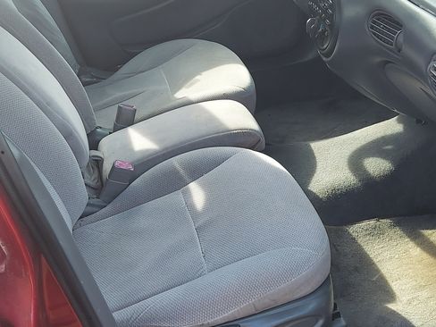 Used 1999 Ford Taurus SE image 6