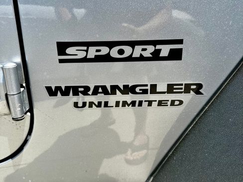 Used 2016 Jeep Wrangler Unlimited Sport w/ Quick Order Package 24S AWD/4WD image 12