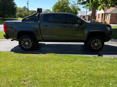 Used 2017 Chevrolet Colorado ZR2 w/ LPO, Premium Interior Package AWD/4WD image 6