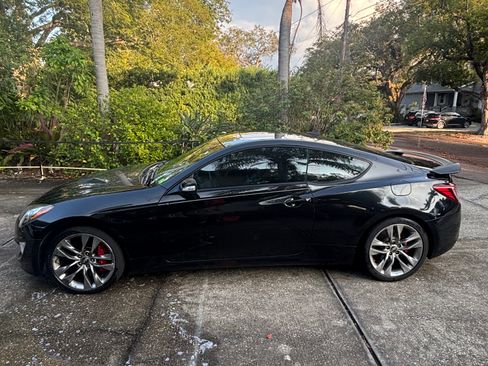 Used 2015 Hyundai Genesis 3.8 image 6