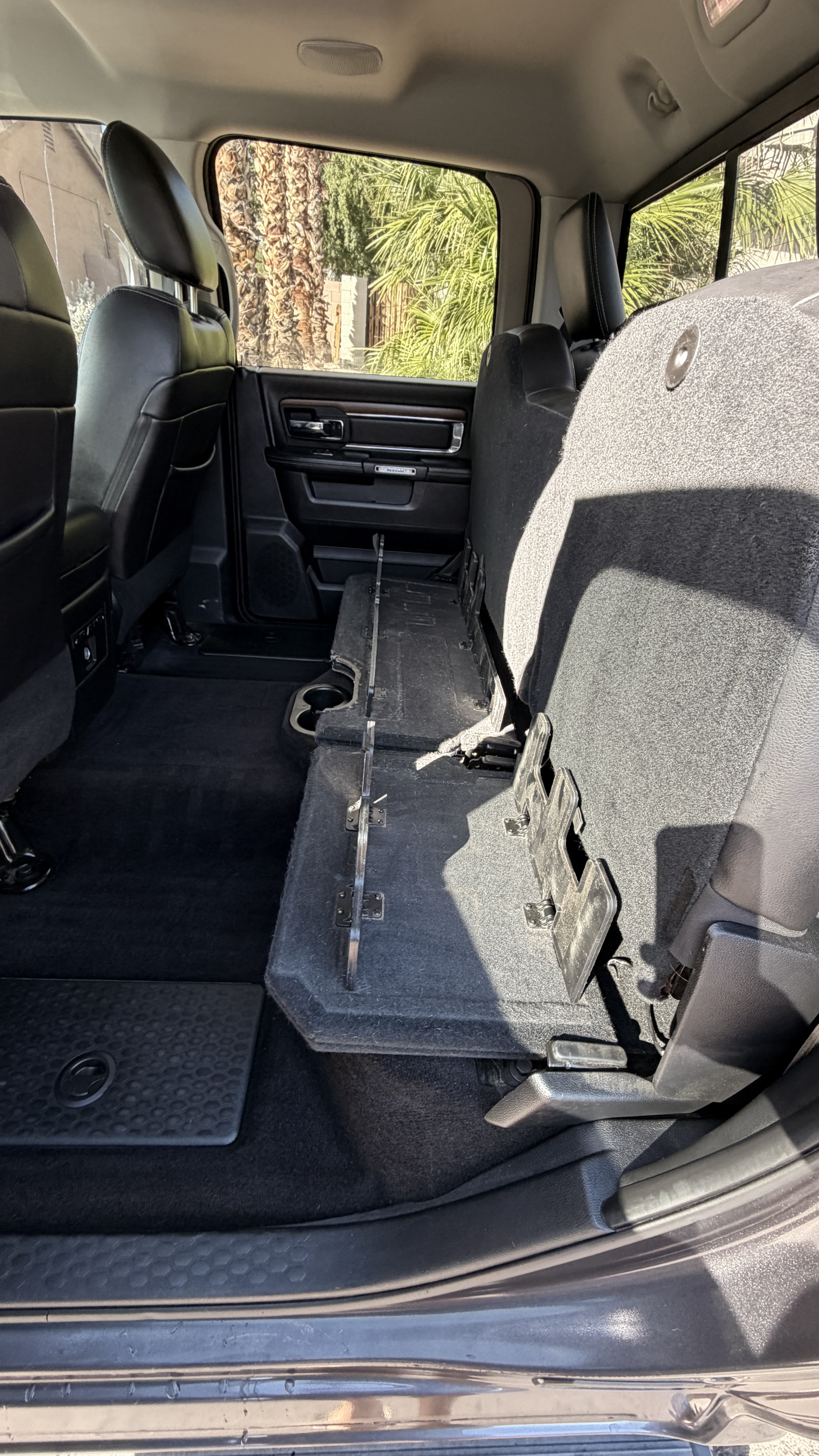 Used 2016 RAM 1500 Laramie AWD/4WD image 11
