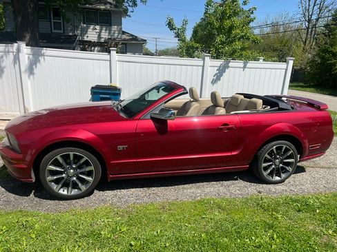 Used 2007 Ford Mustang GT Premium RWD image 1