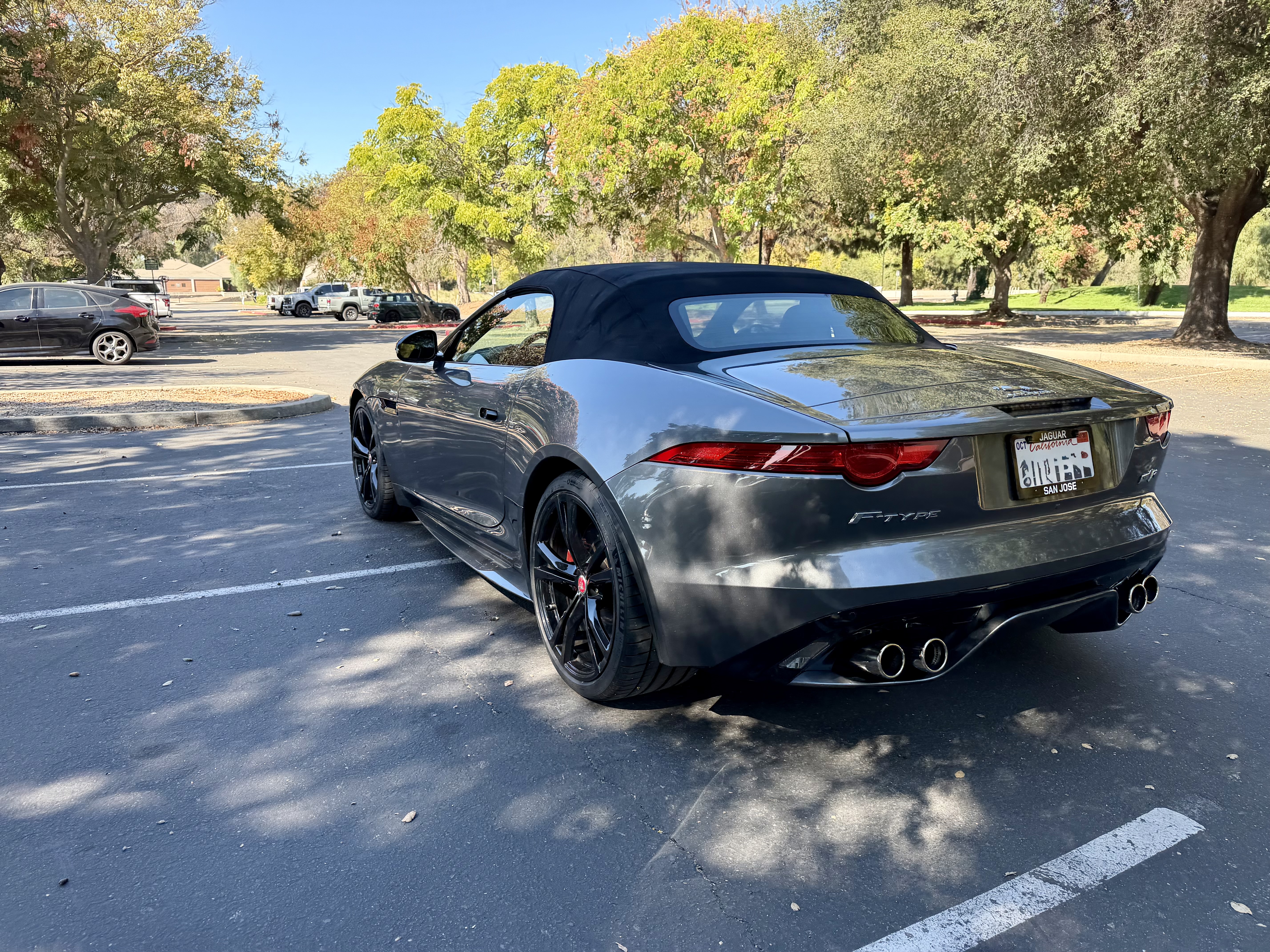 Used 2016 Jaguar F-TYPE R AWD/4WD image 11