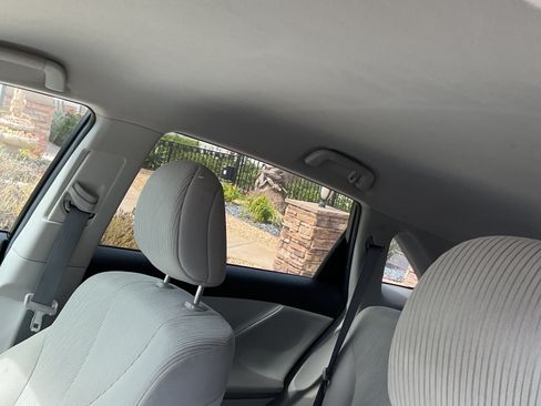 Used 2010 Toyota Venza FWD image 8