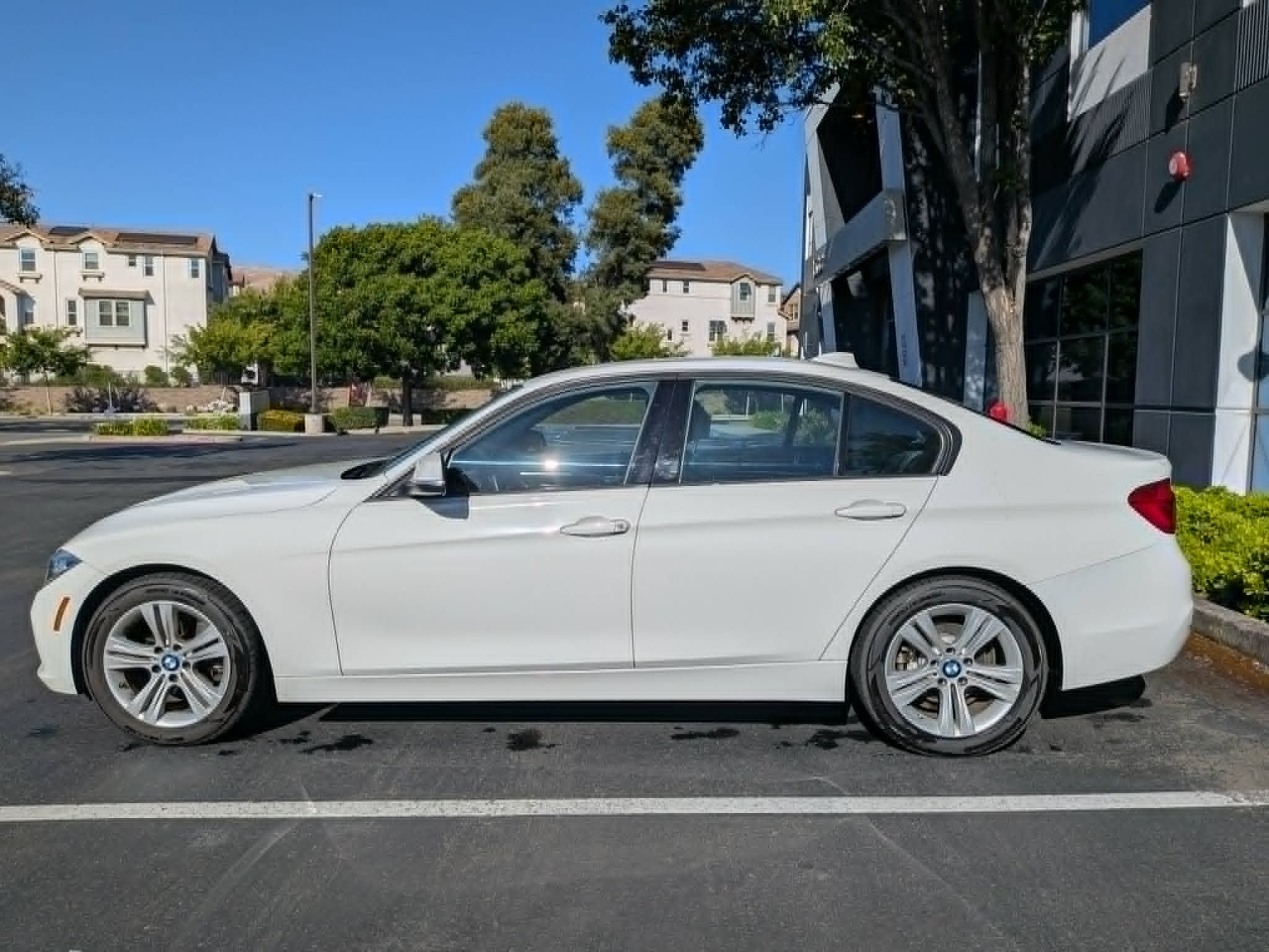 Used 2016 BMW 328i Sedan RWD image 16