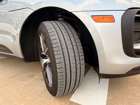 Used 2023 Porsche Macan image 31