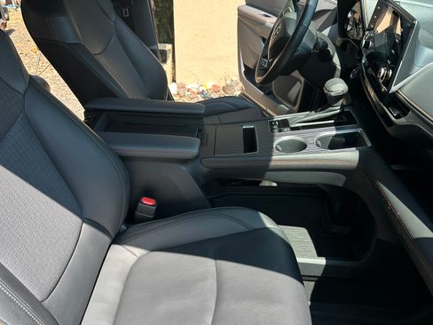 Used 2022 Toyota Sienna XSE w/ XSE Plus Package FWD image 6