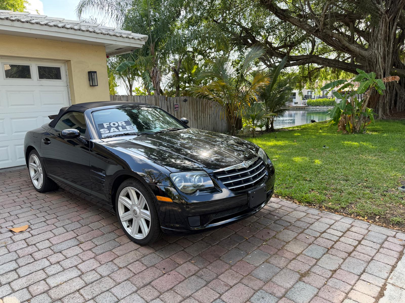 Used 2005 Chrysler Crossfire Convertible RWD image 2