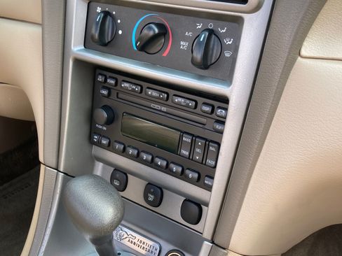 Used 2004 Ford Mustang Premium RWD image 17