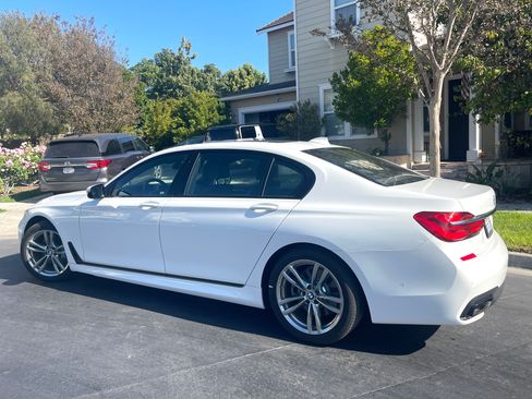 Used 2017 BMW 740i image 16