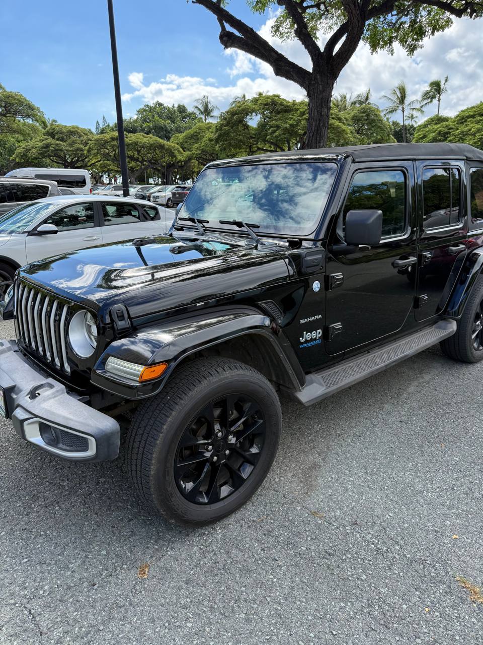 Used 2021 Jeep Wrangler Unlimited Sahara AWD/4WD image 2