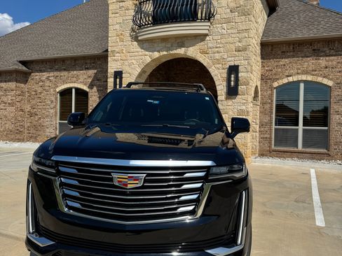 Used 2022 Cadillac Escalade Premium Luxury Platinum image 2