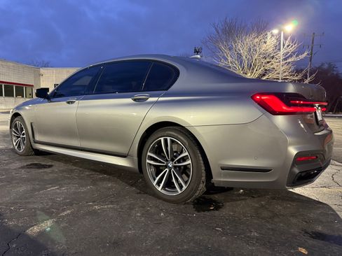 Used 2021 BMW 750i xDrive w/ Executive Package image 5