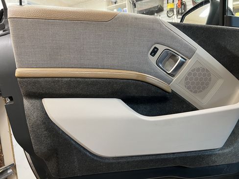 Used 2015 BMW i3 Range Extender Hatchback 4D image 11