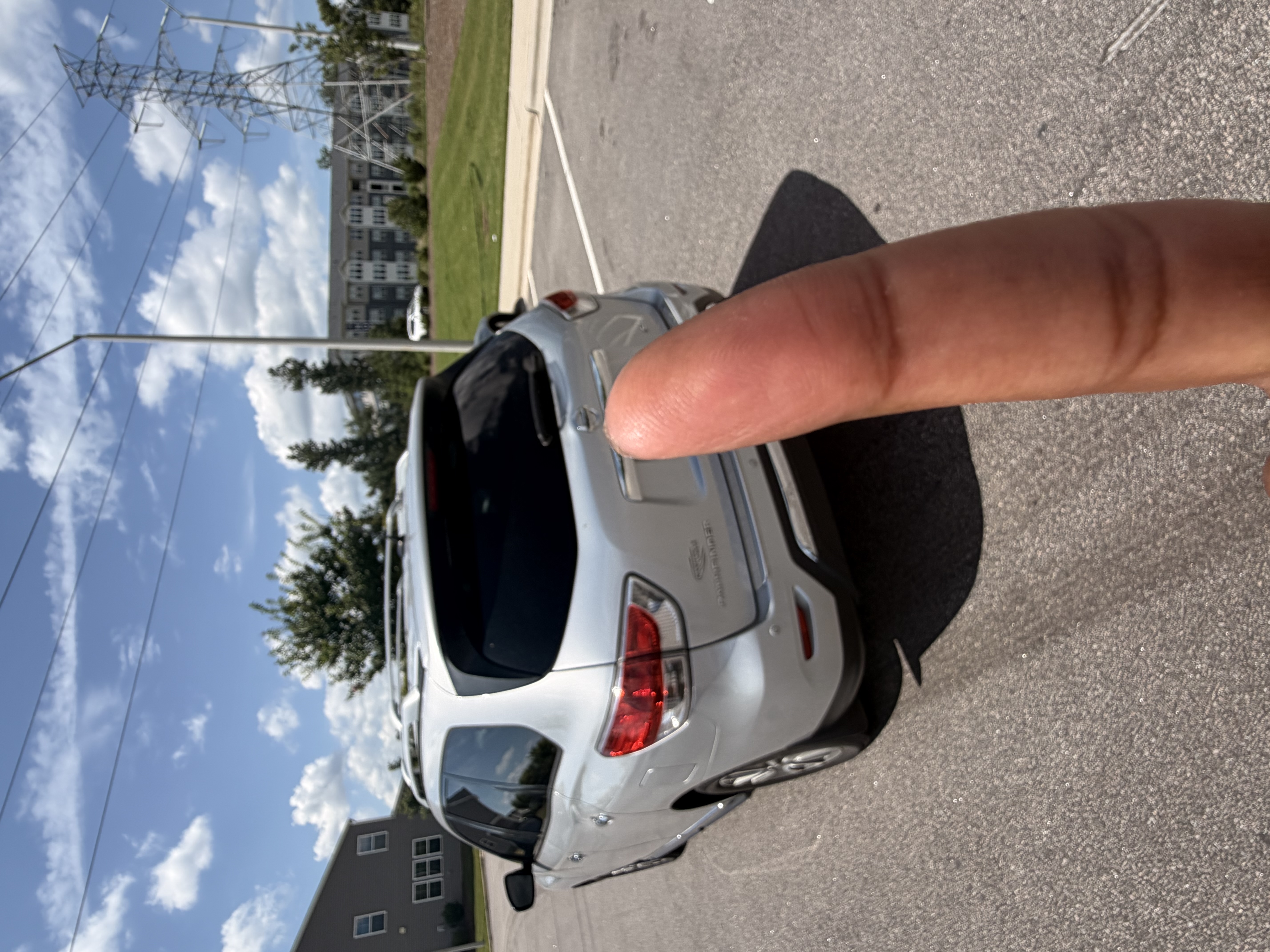 Used 2014 Nissan Pathfinder SL w/ SL Tech Package FWD image 11