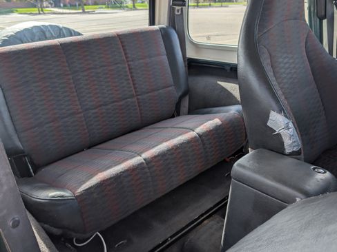 Used 1999 Jeep Wrangler SE image 16