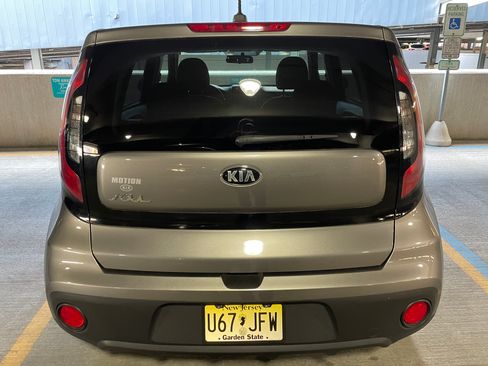 Used 2017 Kia Soul image 11