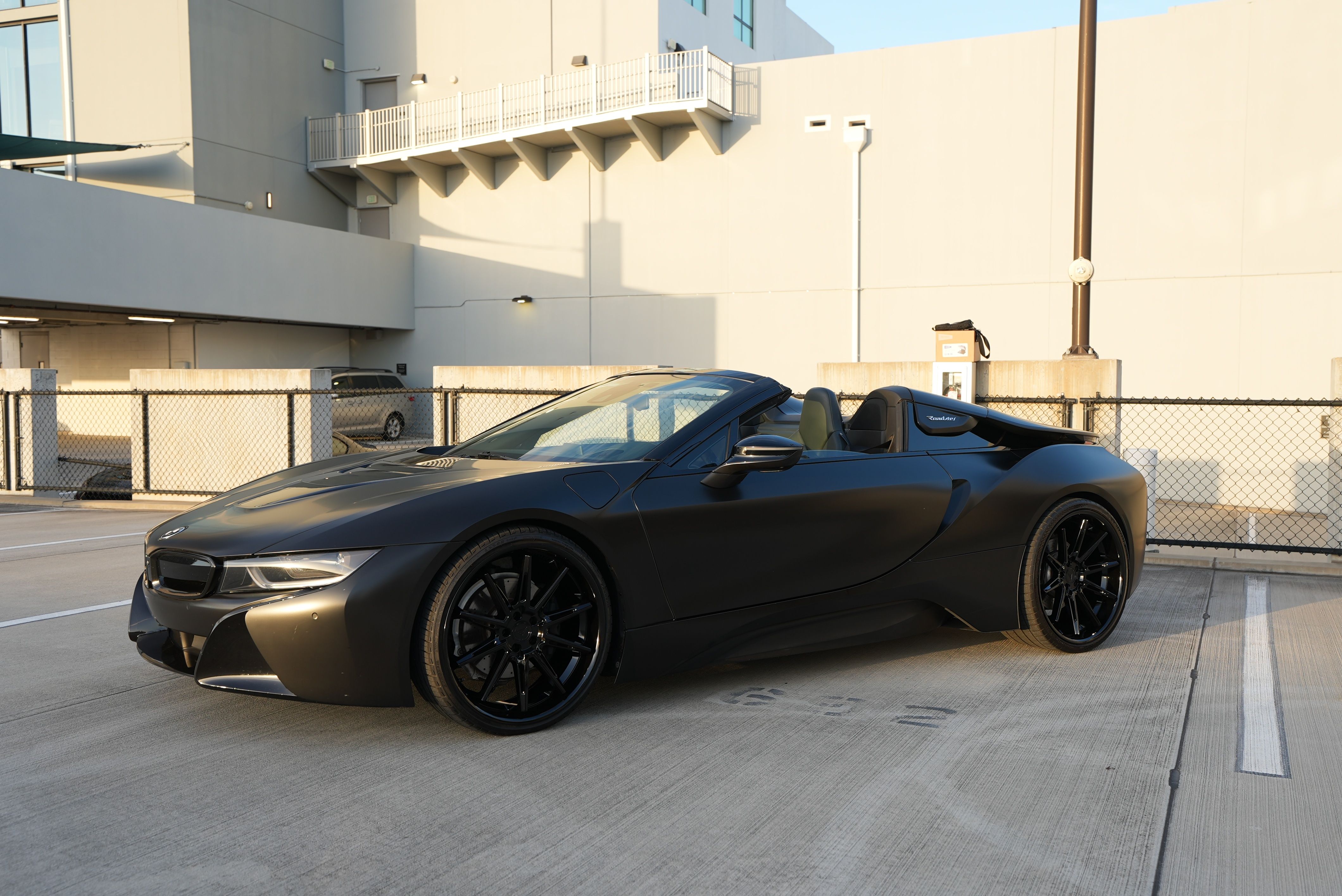 Used 2019 BMW i8 Roadster AWD/4WD image 9