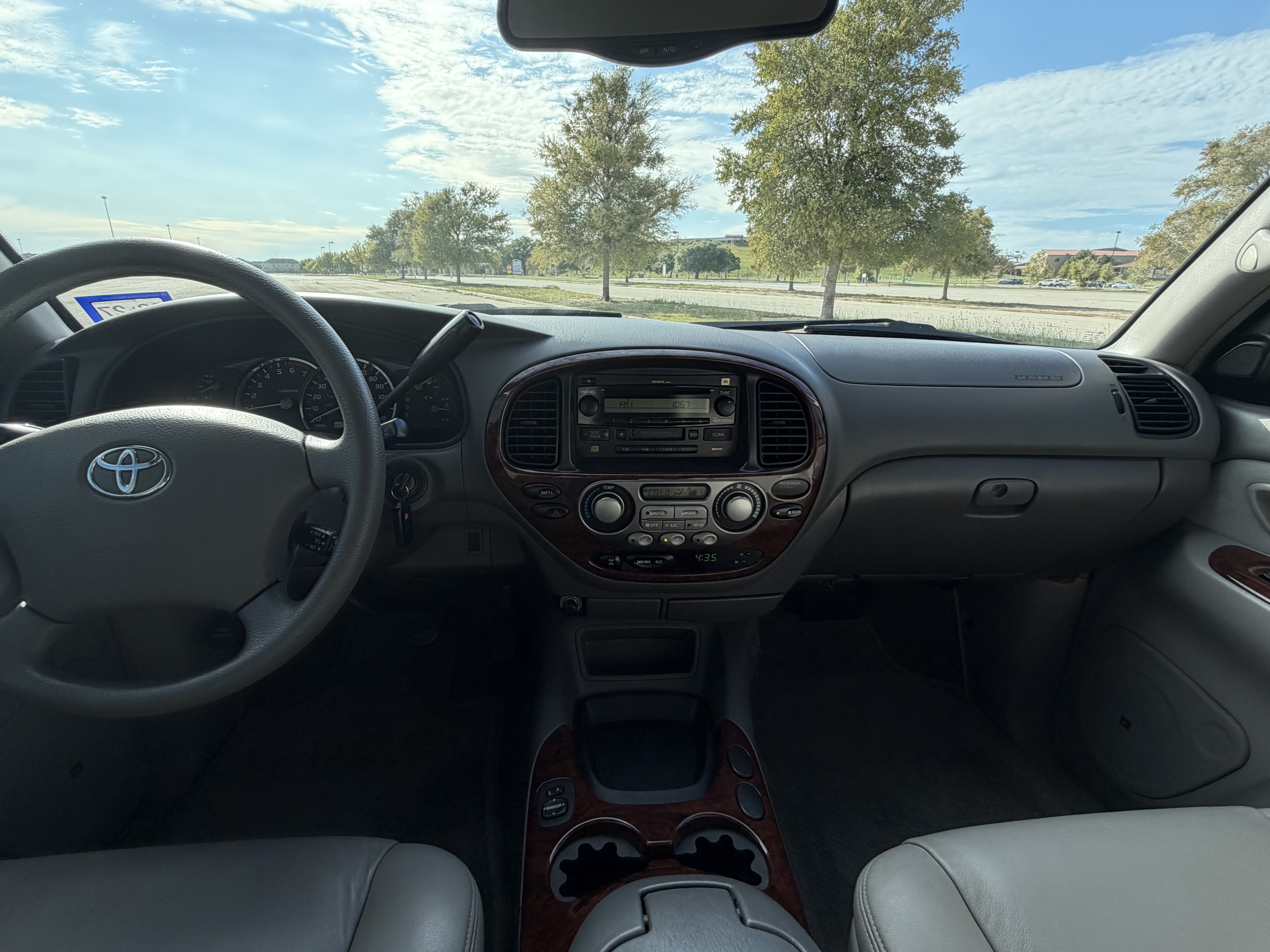 Used 2005 Toyota Sequoia SR5 AWD/4WD image 6