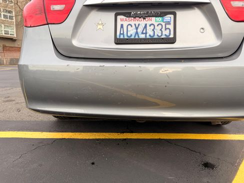 Used 2010 Hyundai Elantra GLS w/ Sunroof Pkg 3 image 8