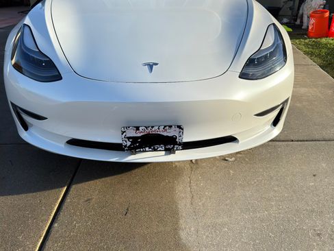 Used 2023 Tesla Model 3 Standard Range image 2