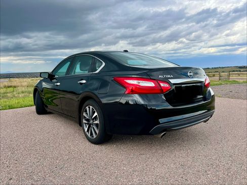 Used 2017 Nissan Altima 2.5 SV FWD image 6
