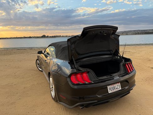 Used 2018 Ford Mustang Premium RWD image 15