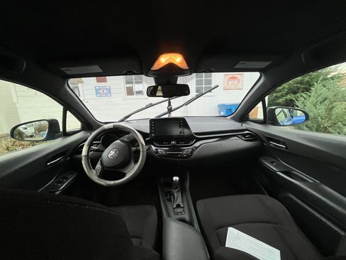 Used 2019 Toyota C-HR LE image 17