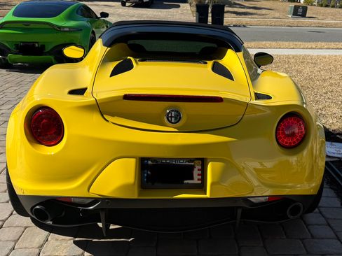 Used 2016 Alfa Romeo 4C Spider image 5