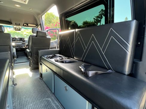 Used 2019 Mercedes-Benz Sprinter 2500 image 16