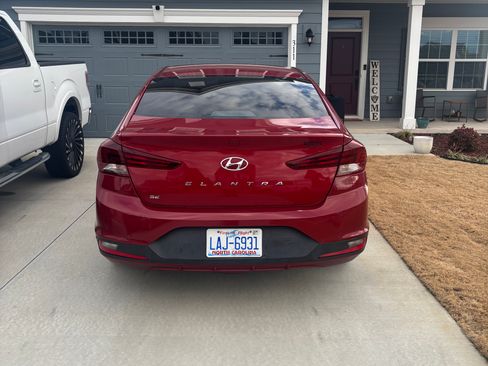 Used 2019 Hyundai Elantra SE image 4
