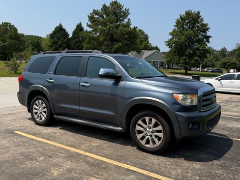 Used 2010 Toyota Sequoia Limited RWD image 17