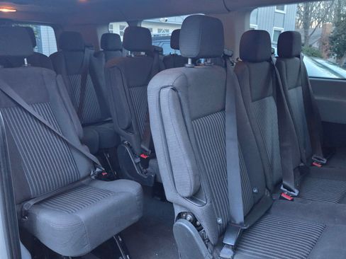 Used 2016 Ford Transit 350 XLT image 4