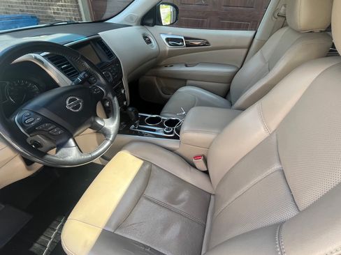 Used 2016 Nissan Pathfinder Platinum image 13