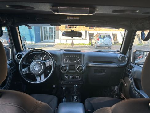 Used 2017 Jeep Wrangler Unlimited Sport w/ Max Tow Package image 14