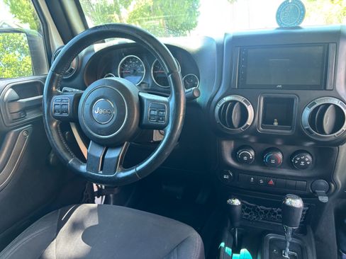 Used 2013 Jeep Wrangler Sport w/ Connectivity Group AWD/4WD image 5