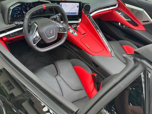 Used 2022 Chevrolet Corvette Stingray Premium Conv w/ Z51 Performance Package RWD image 13
