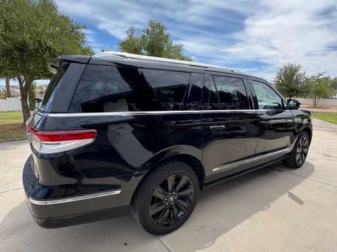 Used 2023 Lincoln Navigator L Reserve RWD image 6
