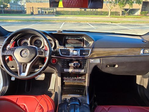 Used 2014 Mercedes-Benz E 350 Sedan image 15