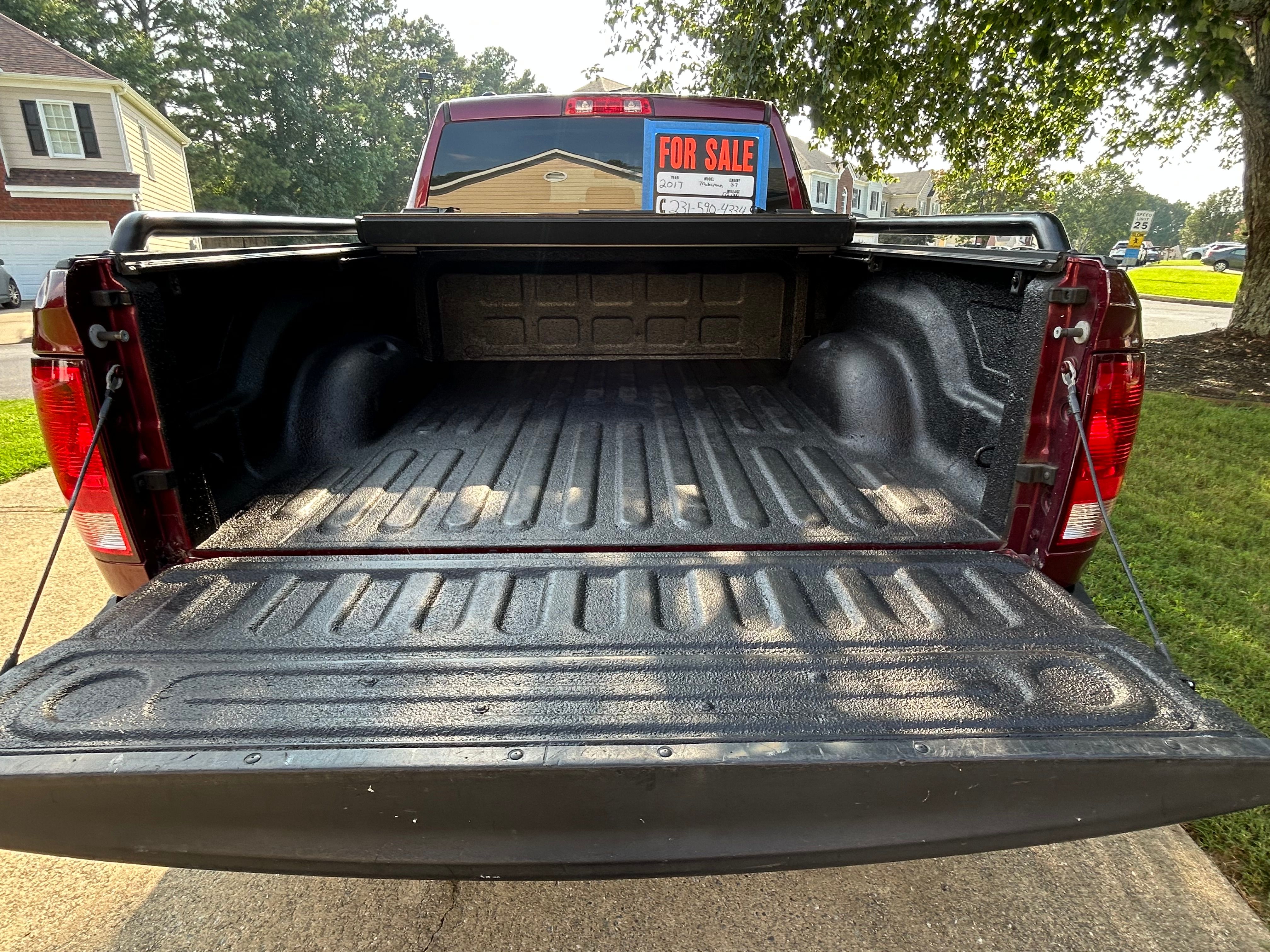 Used 2017 RAM 1500 Express w/ Express Value Package RWD image 9