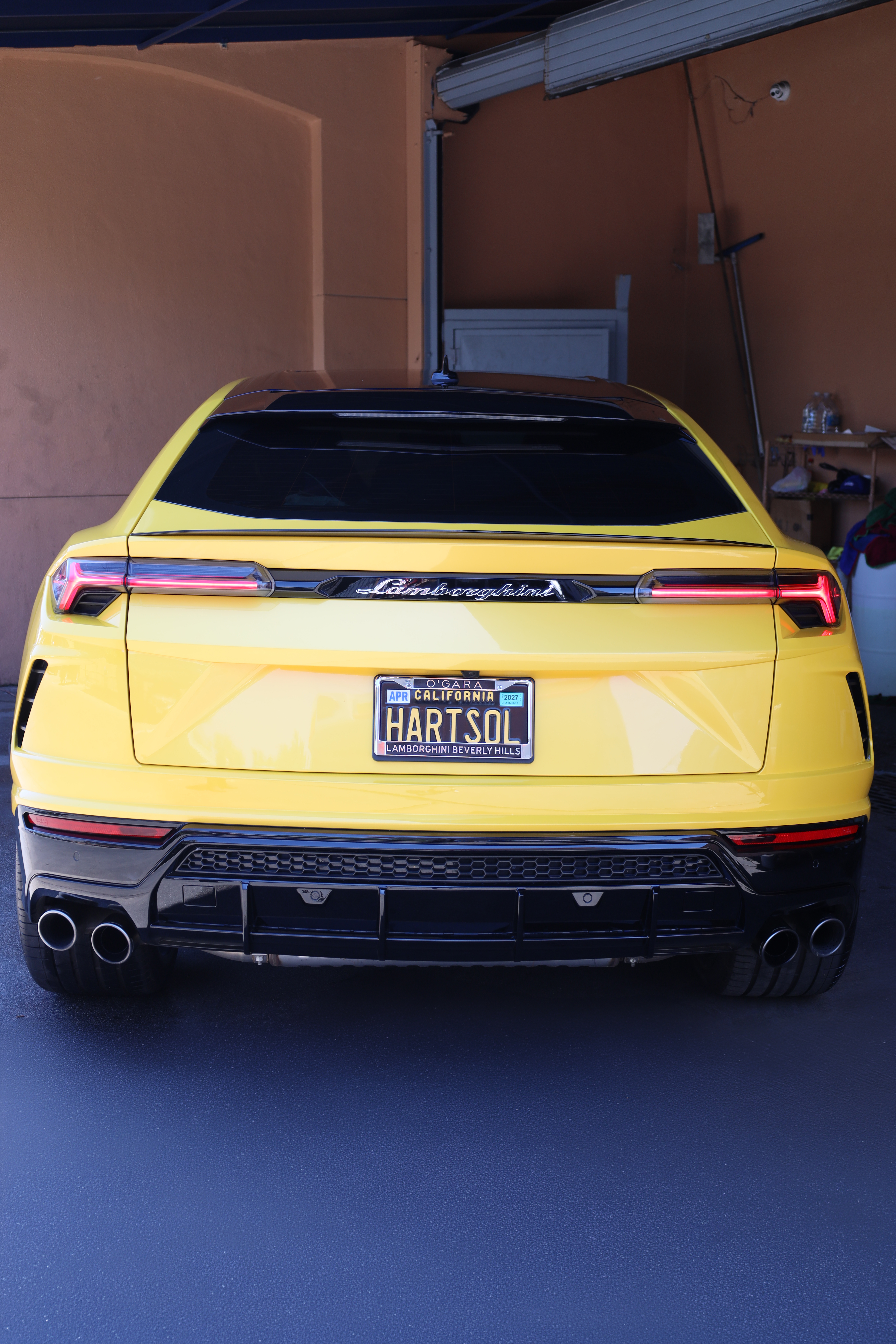 Used 2022 Lamborghini Urus AWD/4WD image 1